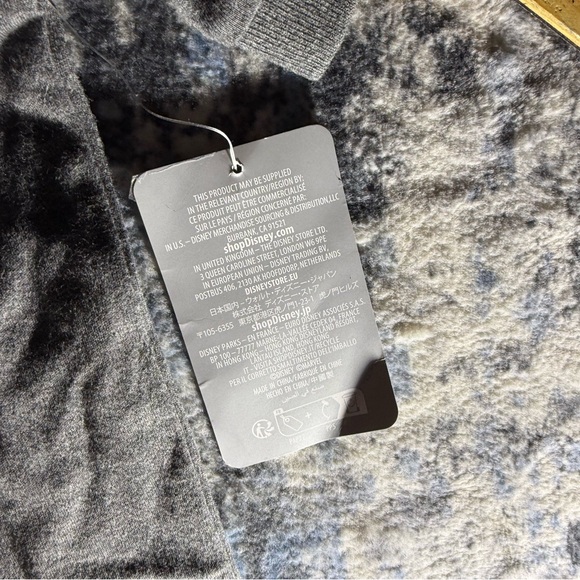 NEW Marvel Polo Shirt Adult Extra Small Gray Spiderman Disney Parks Embroidered - Picture 6 of 9